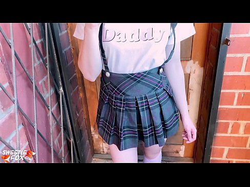 ❤️ Schoolgirl Sucks a dick gu domhainn agus fucks an àite clasaichean. ️  Pornografach  aig gd.bestsexporno.ru ﹏