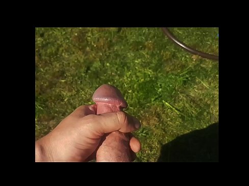 ❤️ Bidh hottie a 'faighinn a pussy pinc fucked agus cums le squirt ann an gàrradh samhraidh ️  Pornografach  aig gd.bestsexporno.ru ﹏